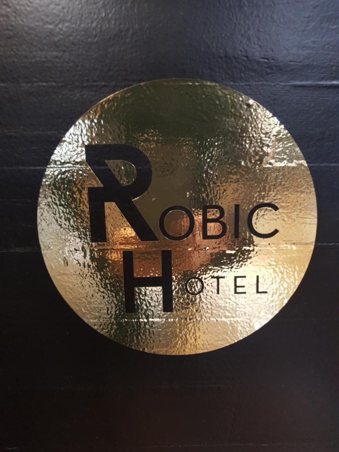Brit Hotel Essentiel Pontivy Robic Eksteriør bilde